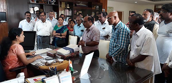 ಉಡುಪಿ; ಹೆದ್ದಾರಿ ನಿಷೇಧಿತ ಪ್ರದೇಶದಲ್ಲಿ ಬಾರ್ ತೆರೆಯಲು ಯತ್ನ : ವಿರೋಧಿಸಿ ಜಿಲ್ಲಾಧಿಕಾರಿಗೆ ಮನವಿ